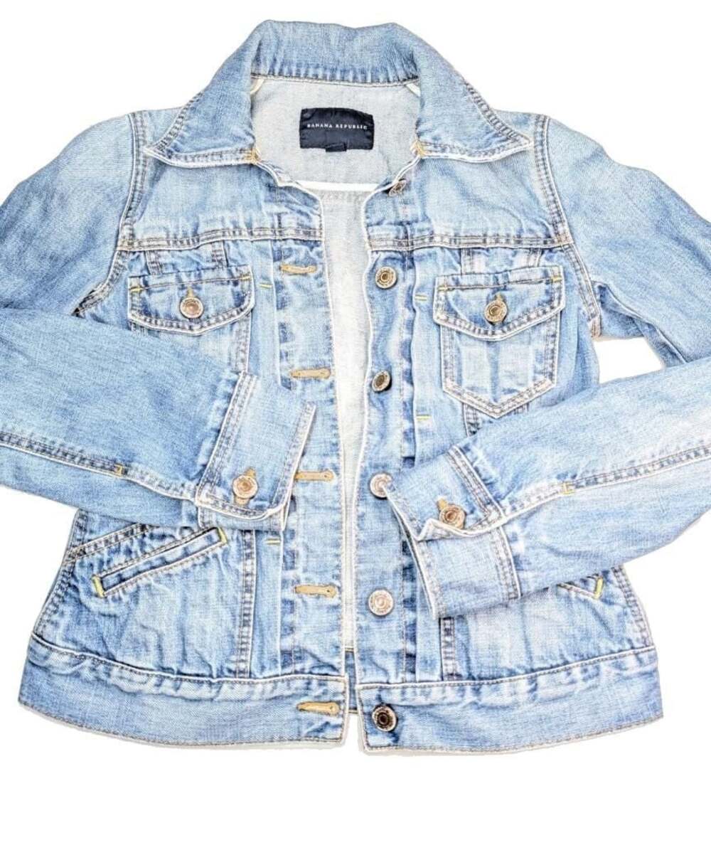 Banana Republic Women's Light Wash Denim Jacket Size S